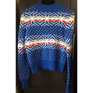 Abercrombie & Fitch Winter Themed Cropped Sweater